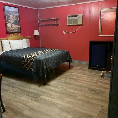 Budget Inn モンロービル エクステリア 写真